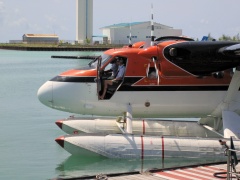 Barfusspilotin von Maldivian Air Taxi